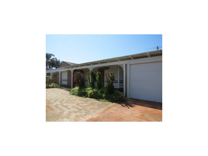 32 Peelwood parade, Halls Head WA 6210