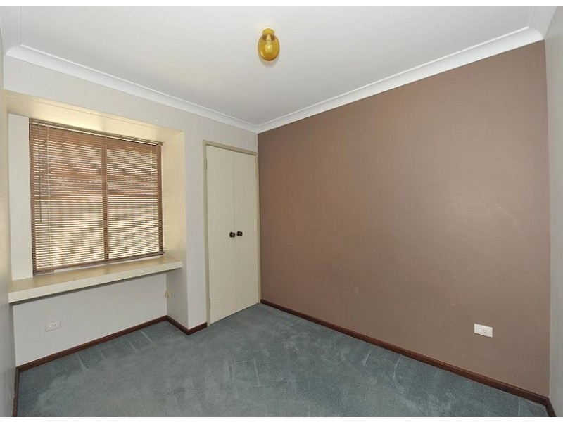 10 Petrel Close, Halls Head WA 6210