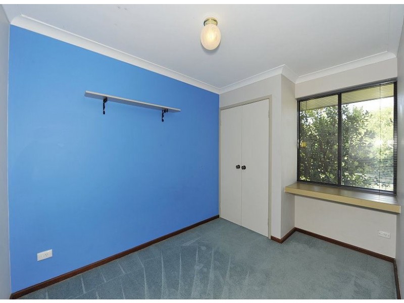 10 Petrel Close, Halls Head WA 6210