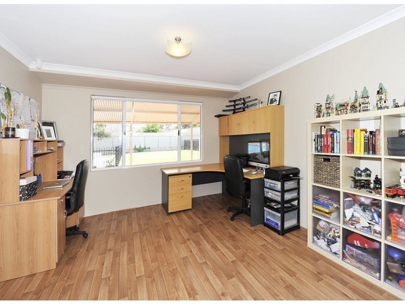 14 Blue Wren Gardens, Coodanup WA 6210