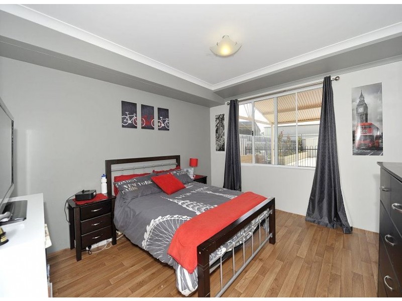 14 Blue Wren Gardens, Coodanup WA 6210