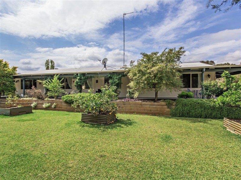 35 Gladstone Street, Cookernup WA 6220