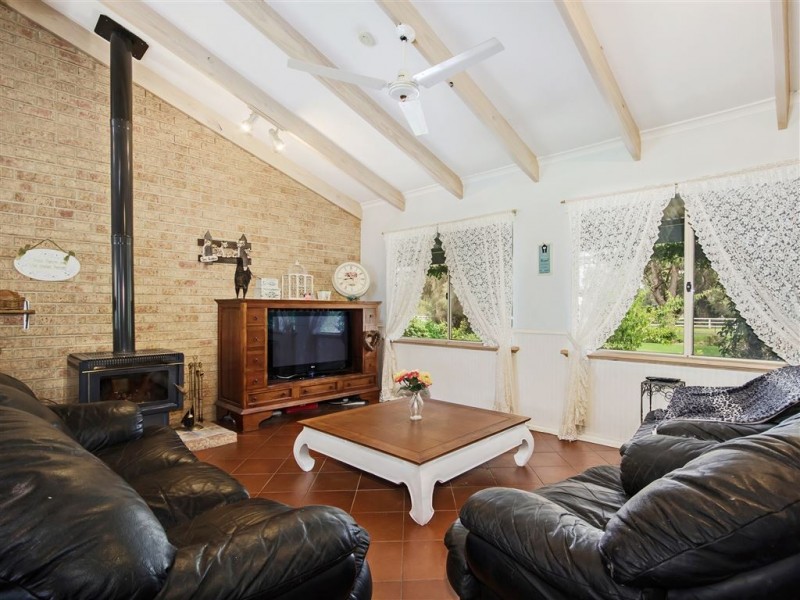 35 Gladstone Street, Cookernup WA 6220