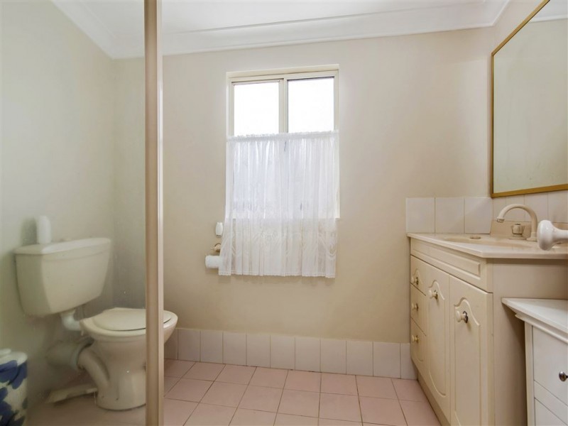 35 Gladstone Street, Cookernup WA 6220