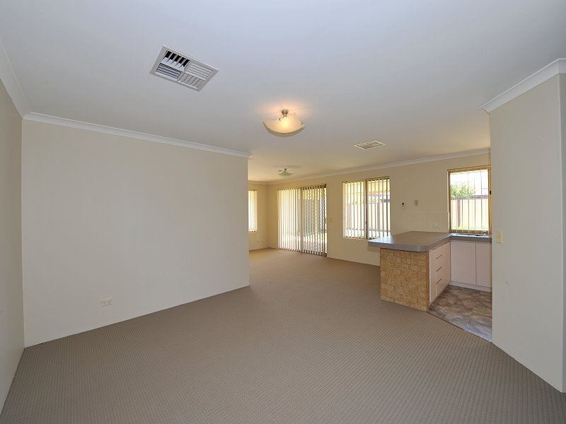 32 Pentland Crescent, Dudley Park WA 6210