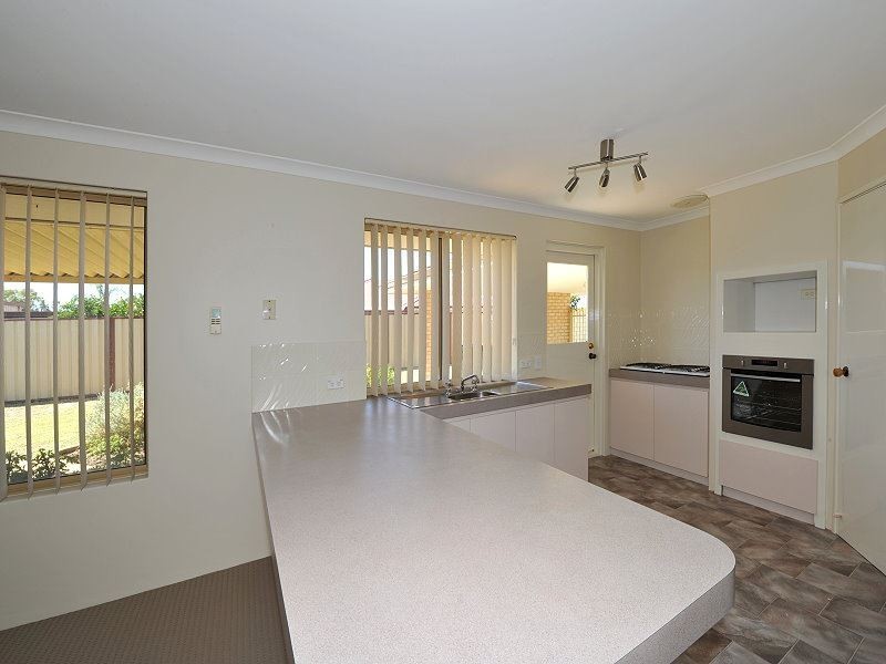 32 Pentland Crescent, Dudley Park WA 6210