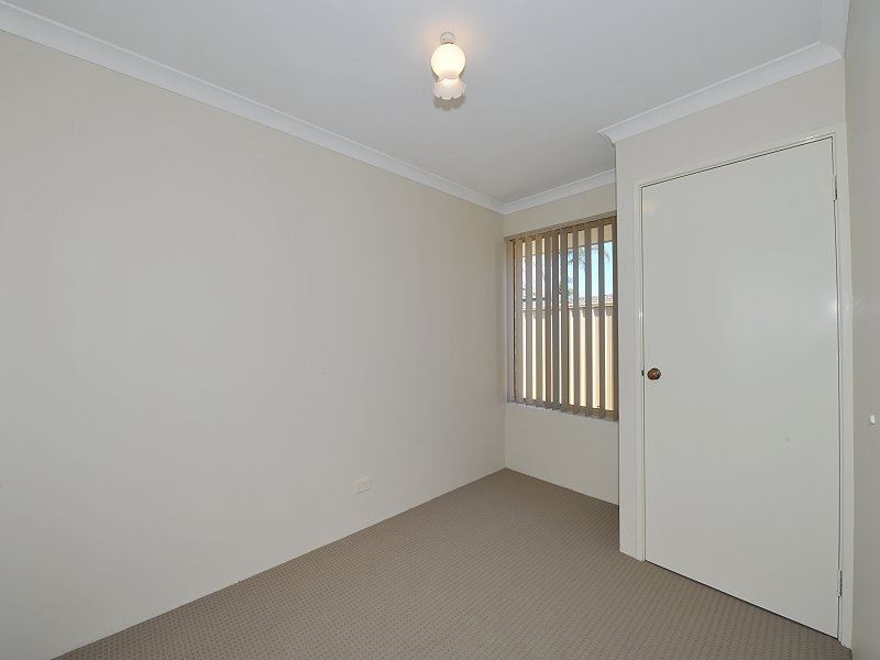 32 Pentland Crescent, Dudley Park WA 6210