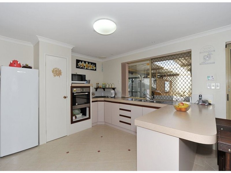 44 Casuarina Drive, Halls Head WA 6210