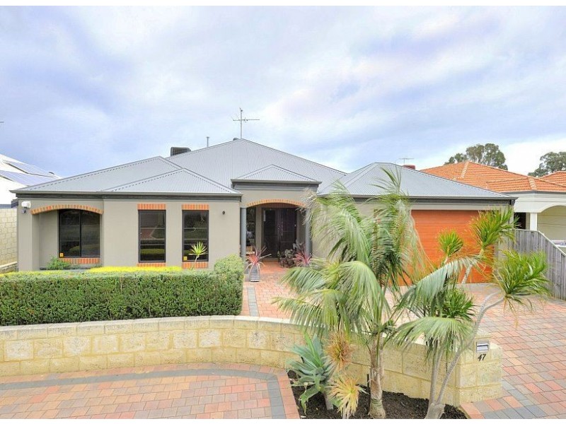 47 Pebble Beach Boulevard, Meadow Springs WA 6210