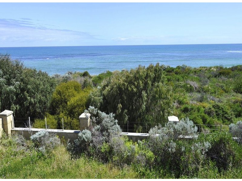 15 Beachview Court, Wannanup WA 6210