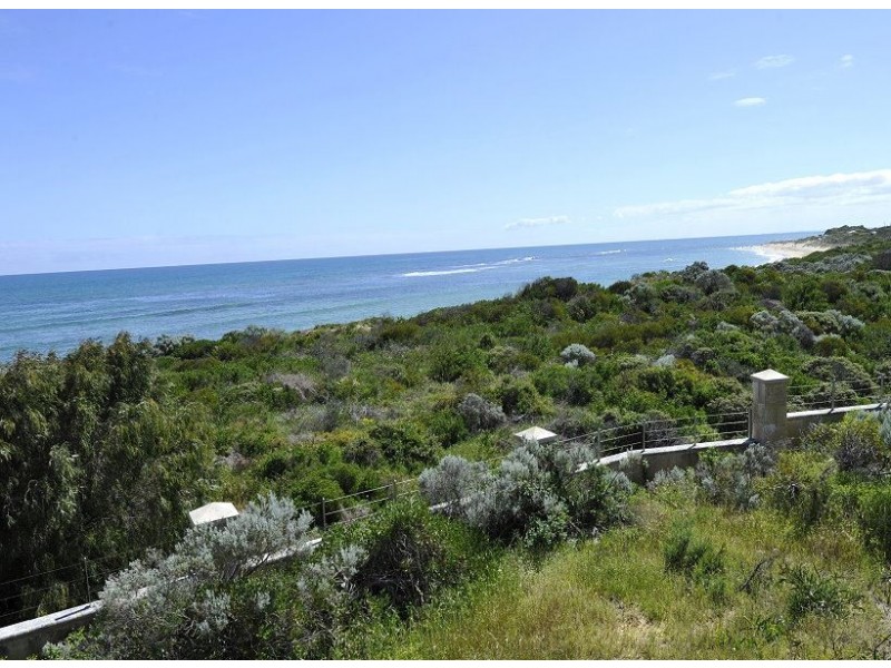 15 Beachview Court, Wannanup WA 6210