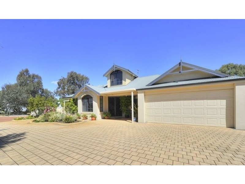 82 Peaceful Waters Drive, Barragup WA 6209
