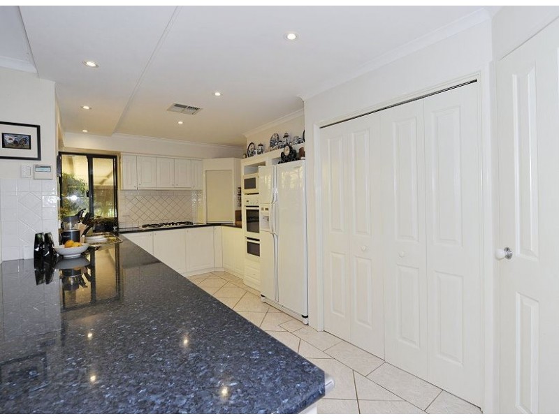 82 Peaceful Waters Drive, Barragup WA 6209