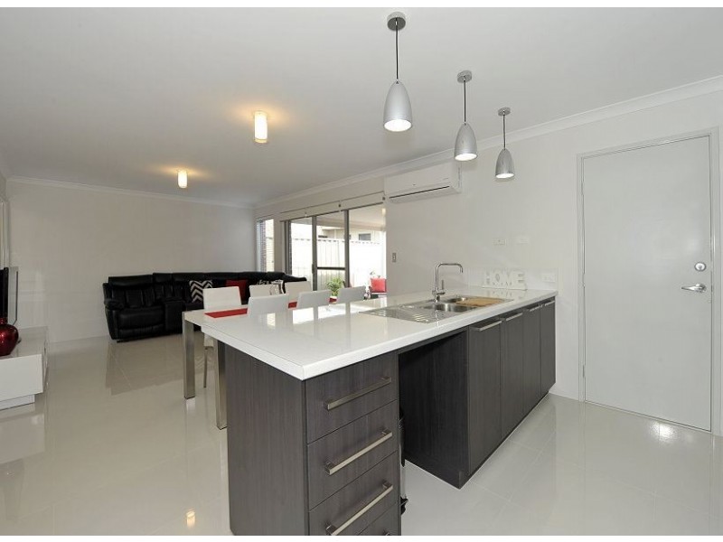 1 Butcherbird Loop, Erskine WA 6210