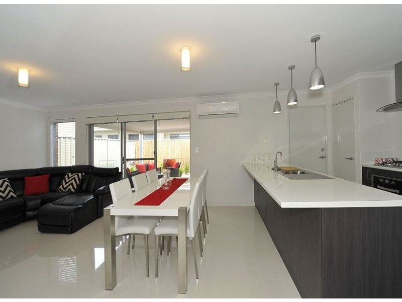 1 Butcherbird Loop, Erskine WA 6210