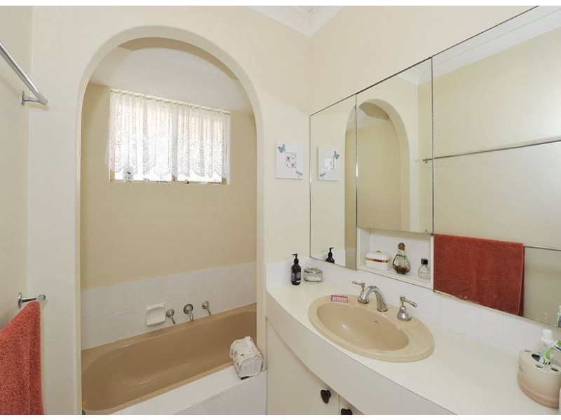 89 Portmarnock Circle, Halls Head WA 6210