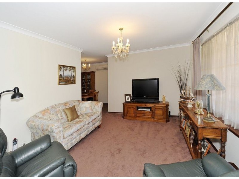 89 Portmarnock Circle, Halls Head WA 6210