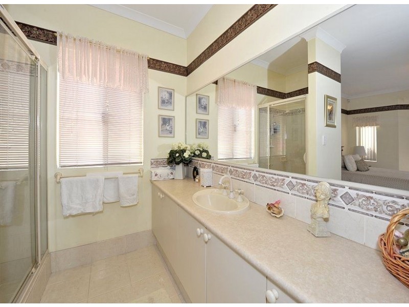 20 Brouwer Trail, Dudley Park WA 6210