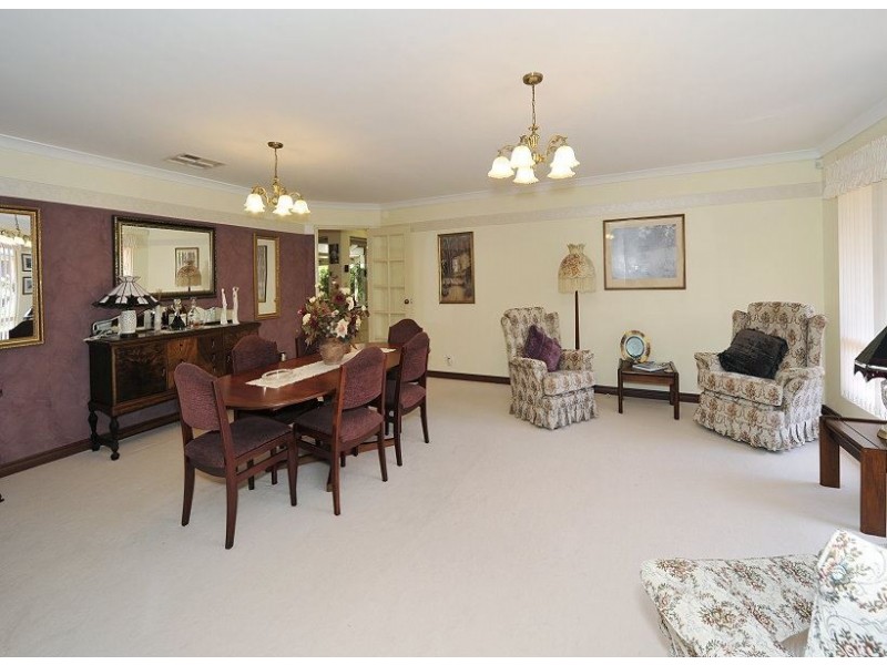 20 Brouwer Trail, Dudley Park WA 6210