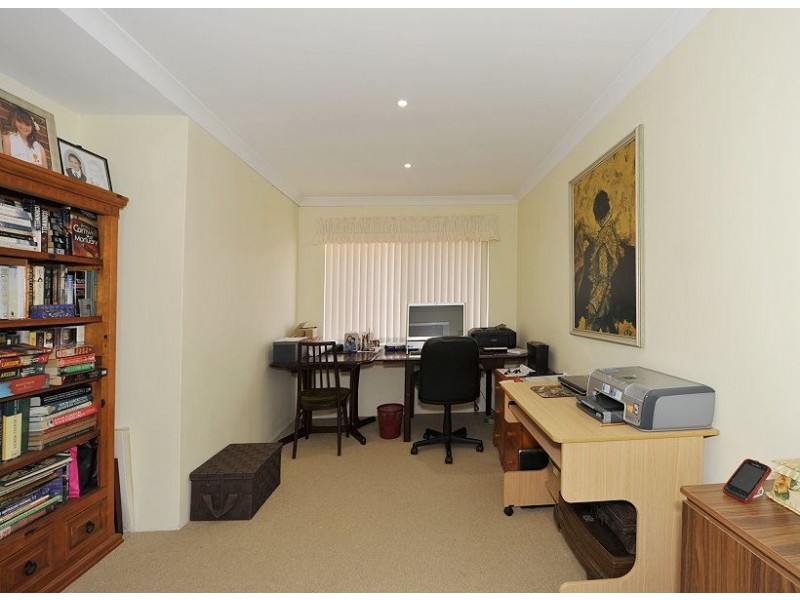 20 Brouwer Trail, Dudley Park WA 6210