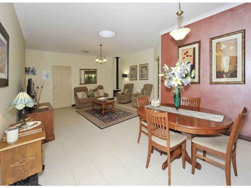 20 Brouwer Trail, Dudley Park WA 6210