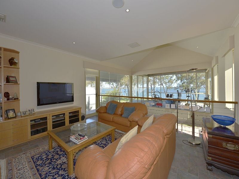 15 Chimneys Retreat, Erskine WA 6210