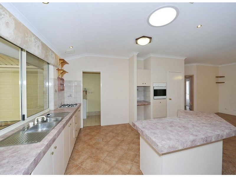 32 Pebble Beach Blvd, Meadow Springs WA 6210