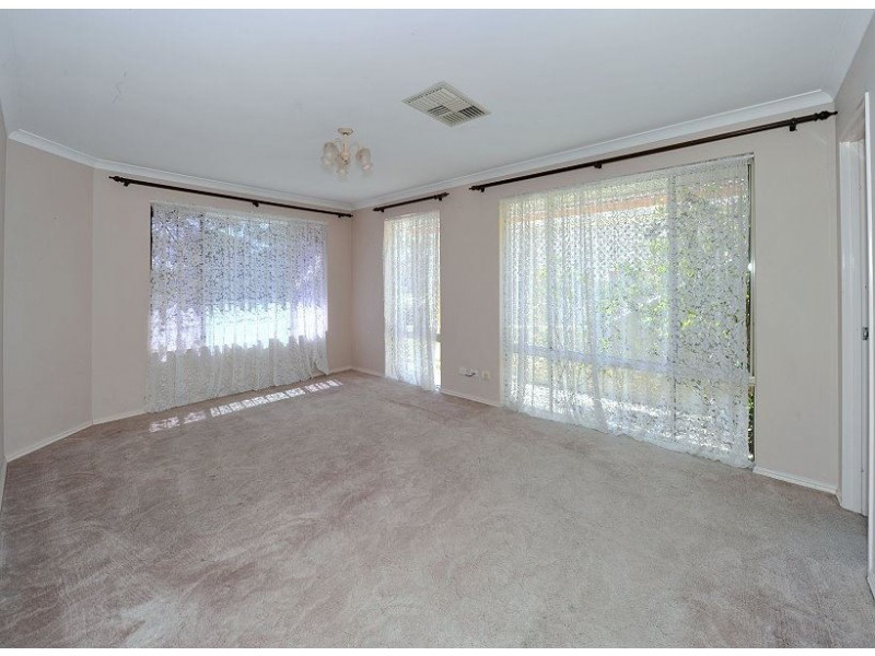 32 Pebble Beach Blvd, Meadow Springs WA 6210