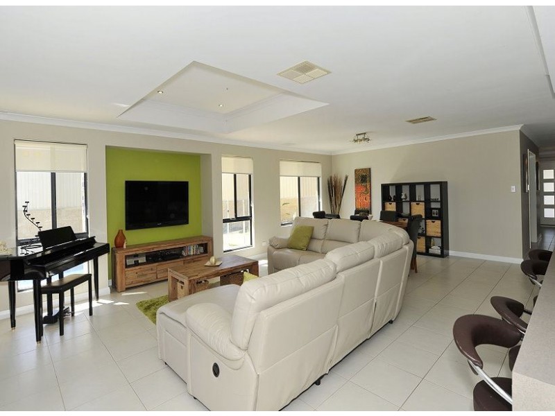 30 Dalwallinu Terrace, Dawesville WA 6211