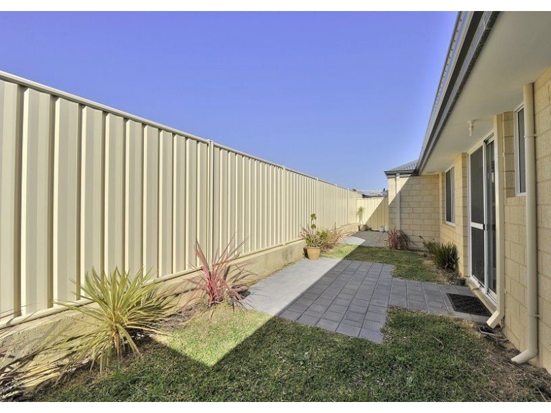 75 Malata Ridge, Lakelands WA 6180