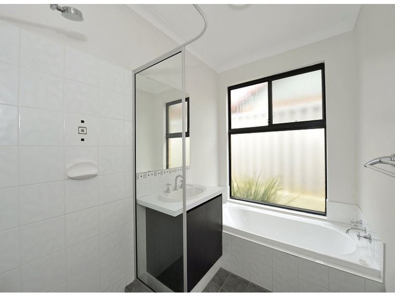 4/1A Hobley Street, Mandurah WA 6210