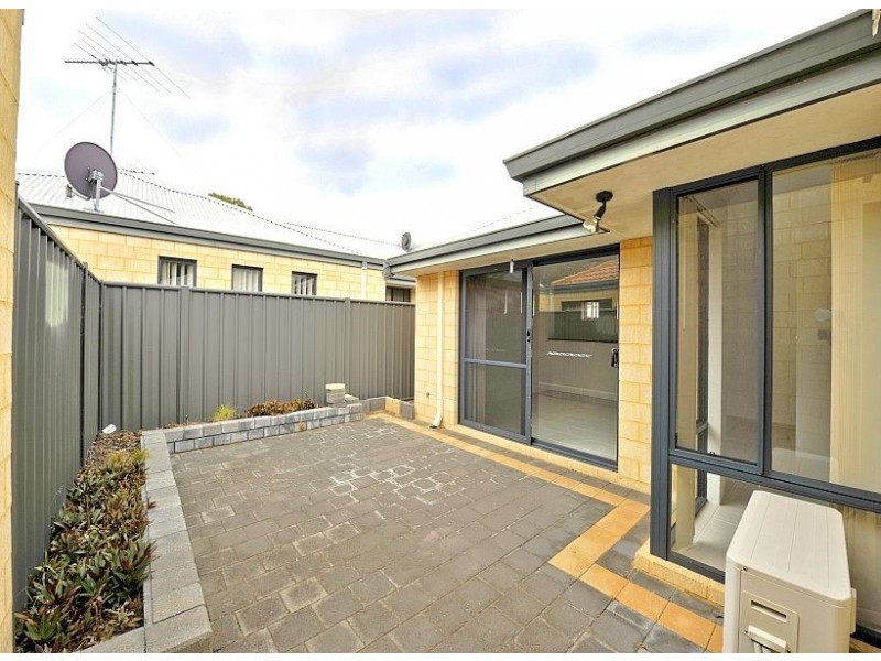 4/1A Hobley Street, Mandurah WA 6210