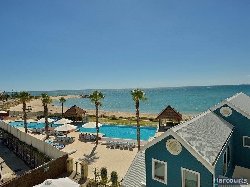 211/16 Dolphin Drive, Mandurah WA 6210