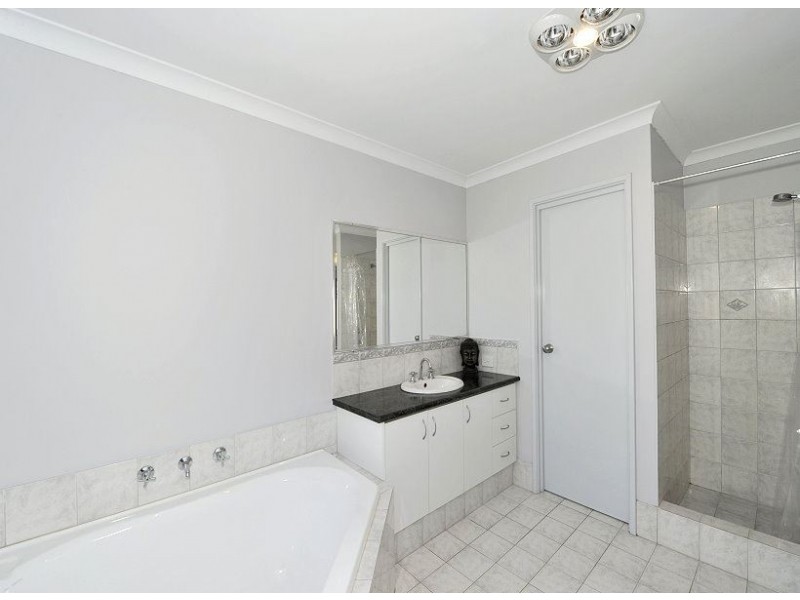 2 Pelham Close, Meadow Springs WA 6210