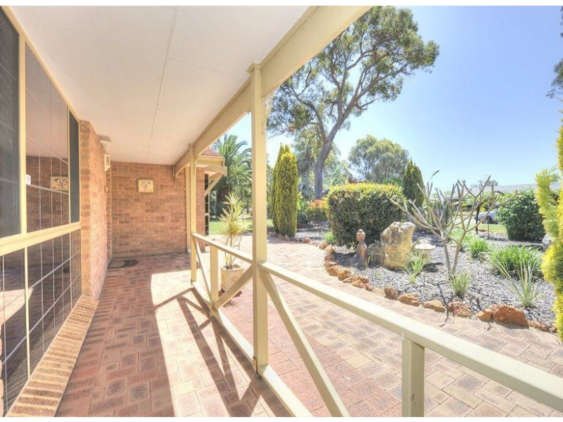 27 Pleasant Grove Circle, Falcon WA 6210