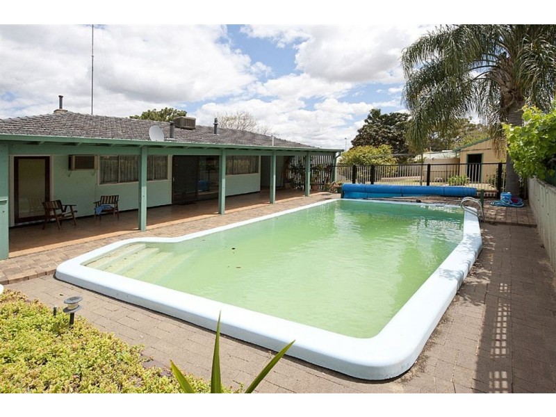 8 Recreation Road, Waroona WA 6215