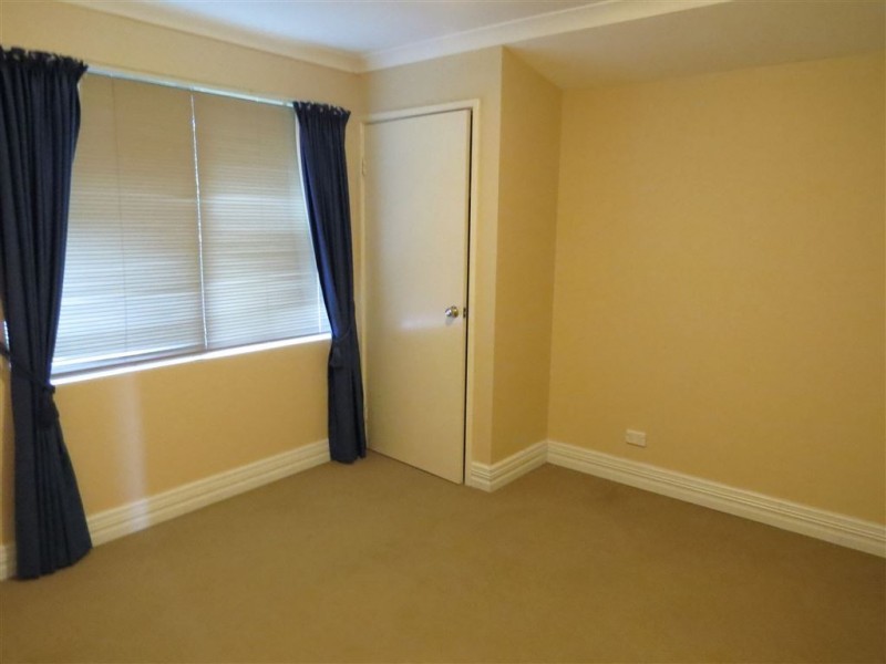 52 Pebble Beach Boulevard, Meadow Springs WA 6210