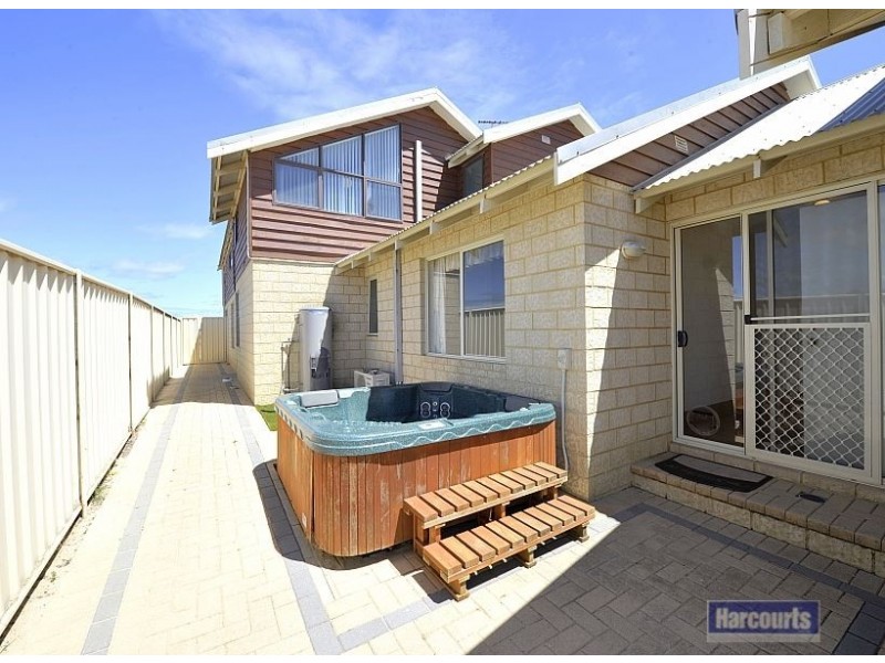 2/19 Calypso Road, Halls Head WA 6210