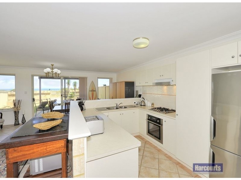 2/19 Calypso Road, Halls Head WA 6210