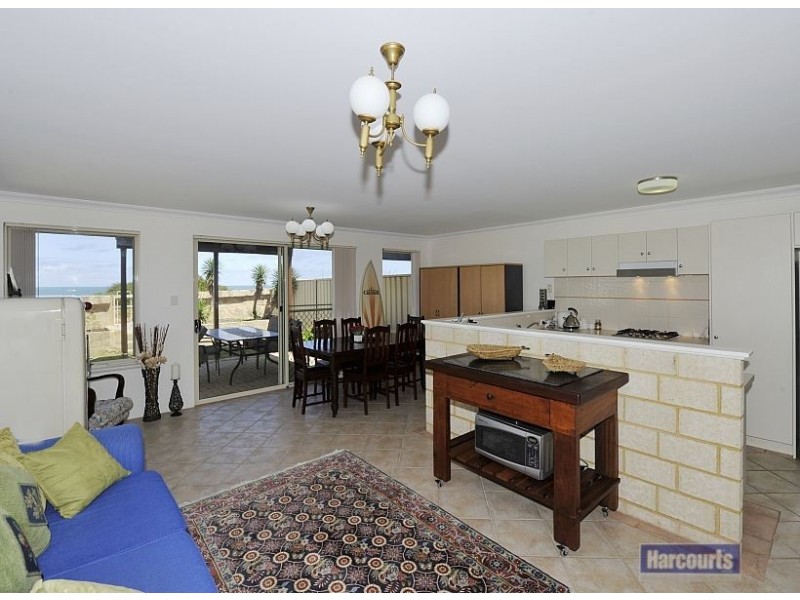 2/19 Calypso Road, Halls Head WA 6210