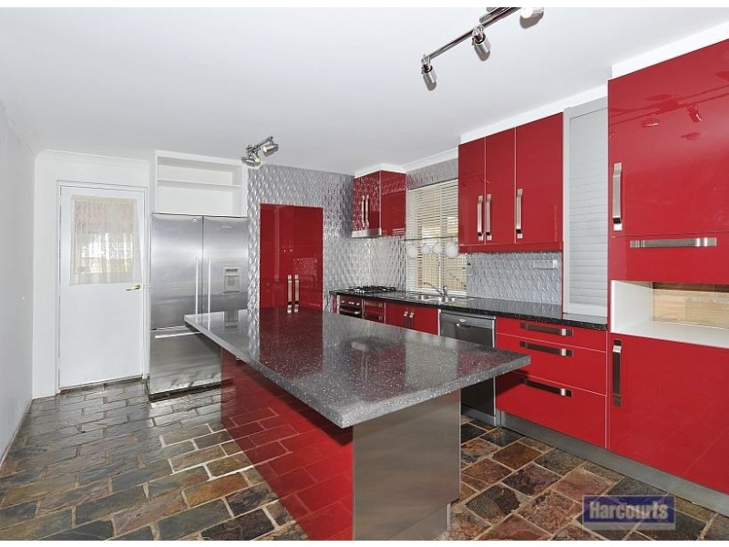 9 Socha Court, Greenfields WA 6210