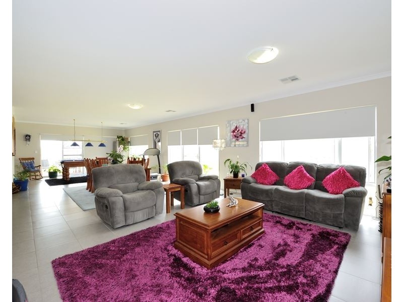 17 Tranquility Way, Halls Head WA 6210