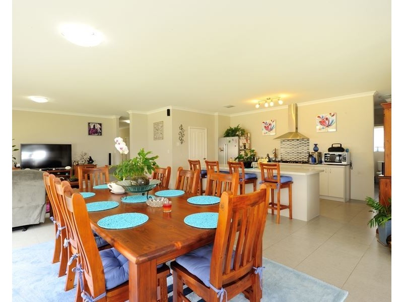 17 Tranquility Way, Halls Head WA 6210