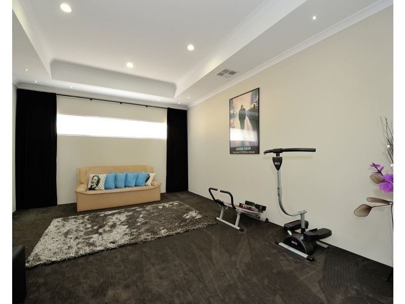 17 Tranquility Way, Halls Head WA 6210