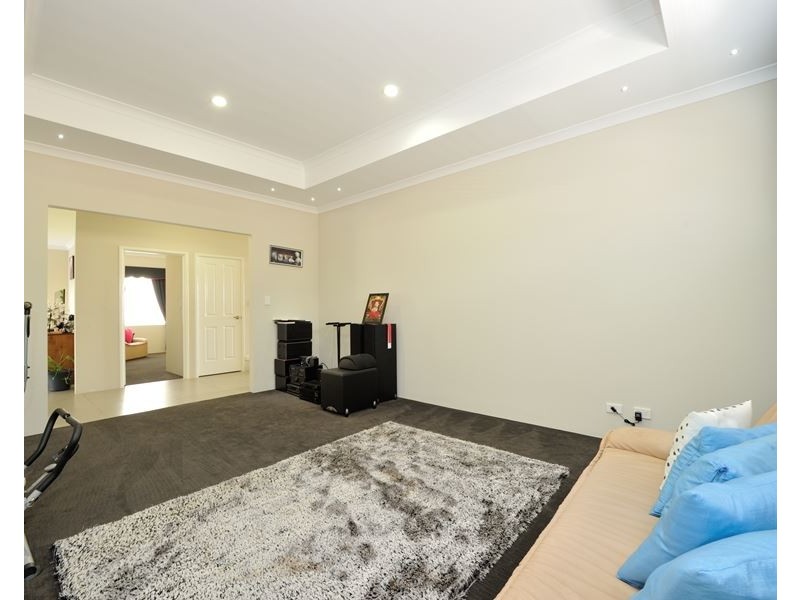 17 Tranquility Way, Halls Head WA 6210