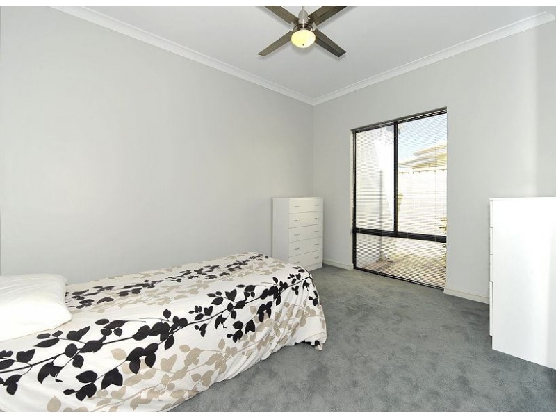 9 Hokitika Drive, Dudley Park WA 6210