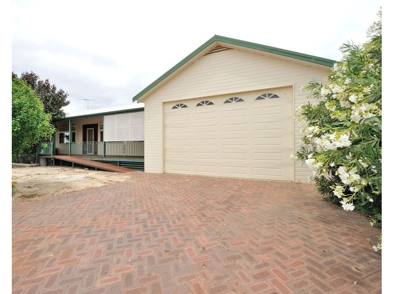 41 Camp Road, Pinjarra WA 6208