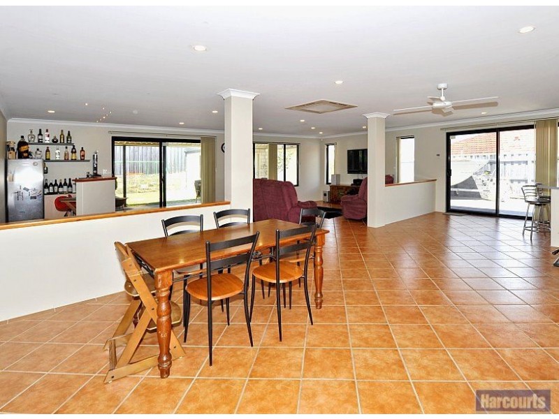 4 Waxflower Vista, Halls Head WA 6210