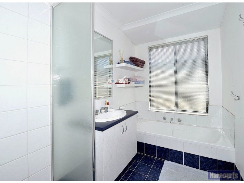 4 Waxflower Vista, Halls Head WA 6210