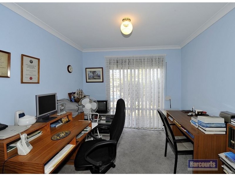 37 Casuarina Drive, Halls Head WA 6210